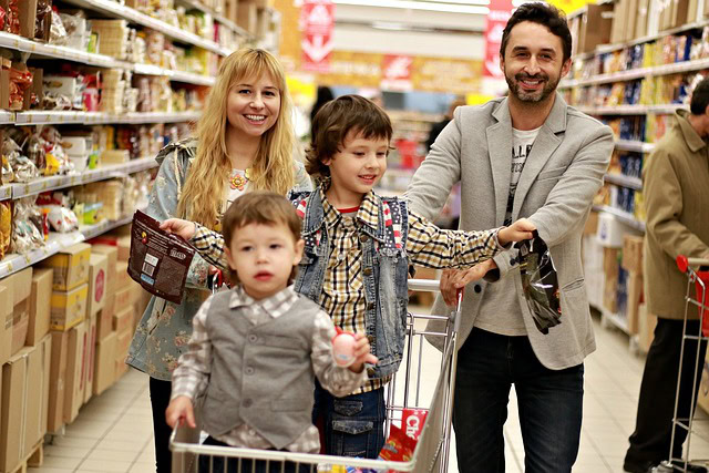Veliki preokret za porodice: Illinois vraća “tax holiday”, ali uz neočekivane promene