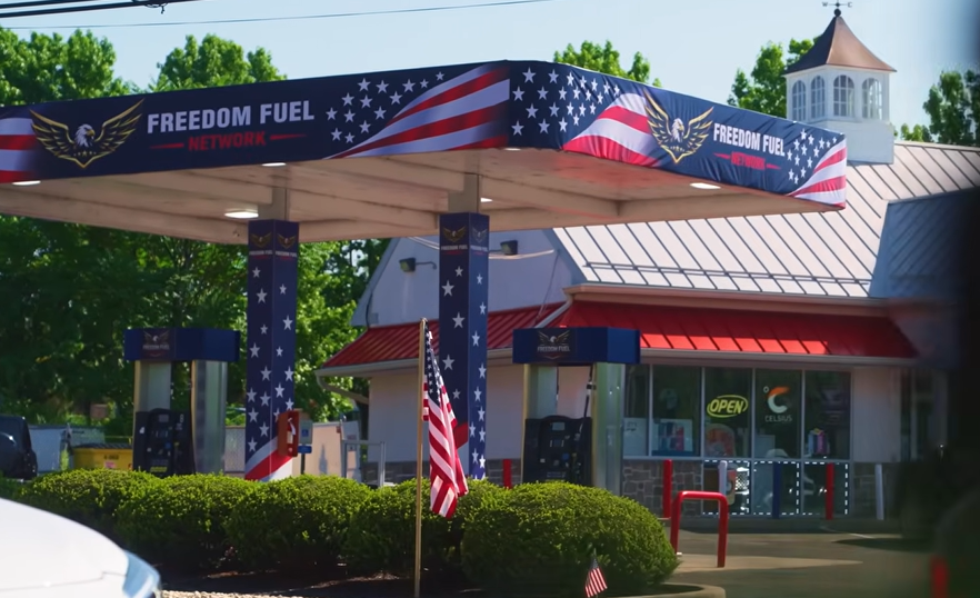 Cene padaju, misterija raste: „Freedom Fuel“ zapalio Ameriku - Da li Trump stoji iza misteriozne mreže?