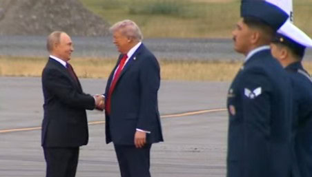 Razgovarali Putin i Trump: Poziv trajao sat i 25 minuta, poznato o čemu su pričali