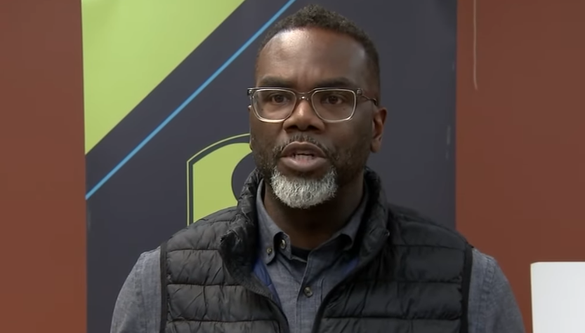 Brandon Johnson pred velikim političkim izazovom: Malo birača želi njegov novi mandat u Čikagu