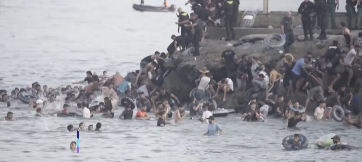 Kriza u Seuti odjeknula u SAD: Trumpovi saradnici i konzervativci kritikuju migracionu politiku Španije