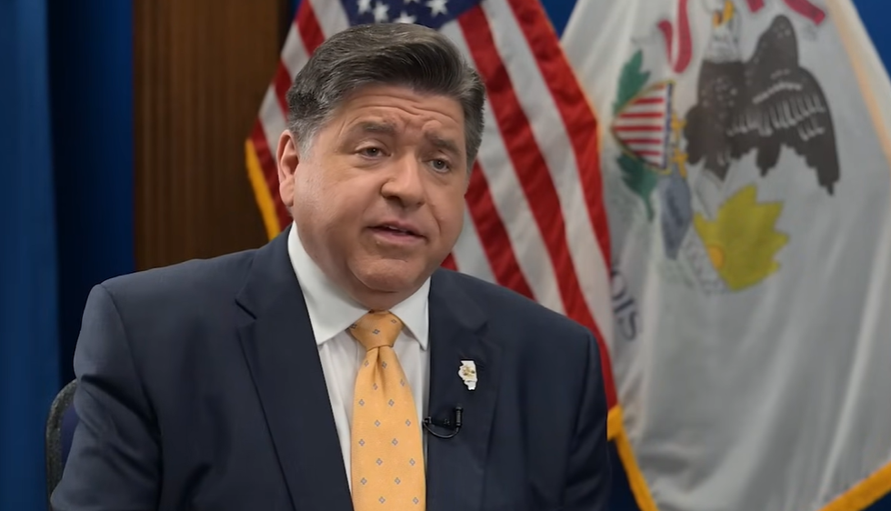 Pritzker potpisao zakon koji štiti žrtve nasilja u porodici – Stroge kazne za sve koji tajno snimaju