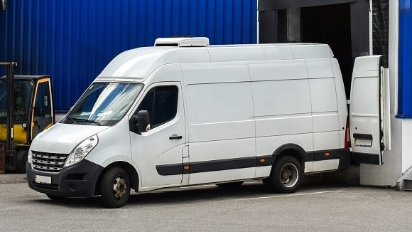 TRAZIM VOZACA ZA NOV MERCEDES SPRINTER