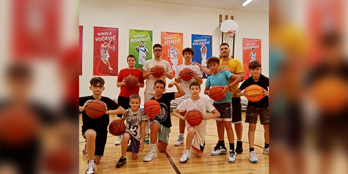 Škola košarke u Čikagu: Prilika za decu da razviju sportske veštine i steknu stipendije