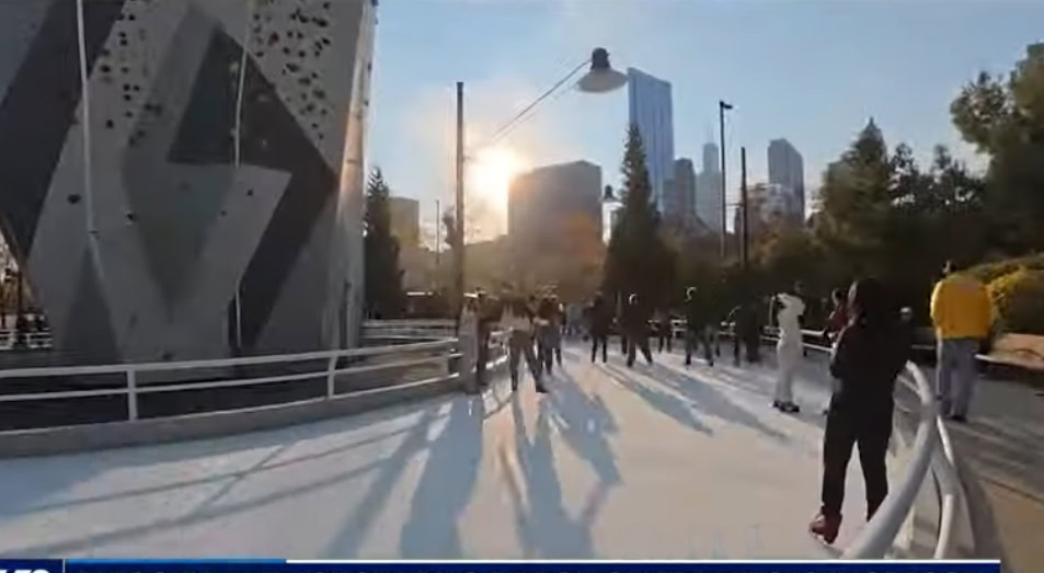 Desetogodišnjica klizališta Maggie Daley Ice Skating Ribbon u velikom stilu
