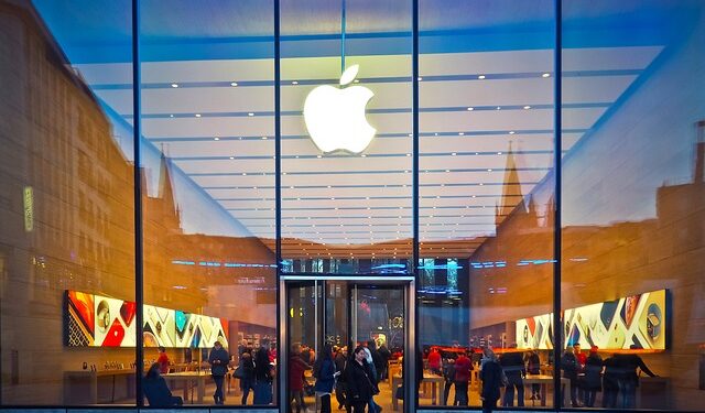 Trump poručio Apple-u: Ne želim da proizvodite u Indiji, fokusirajte se na SAD