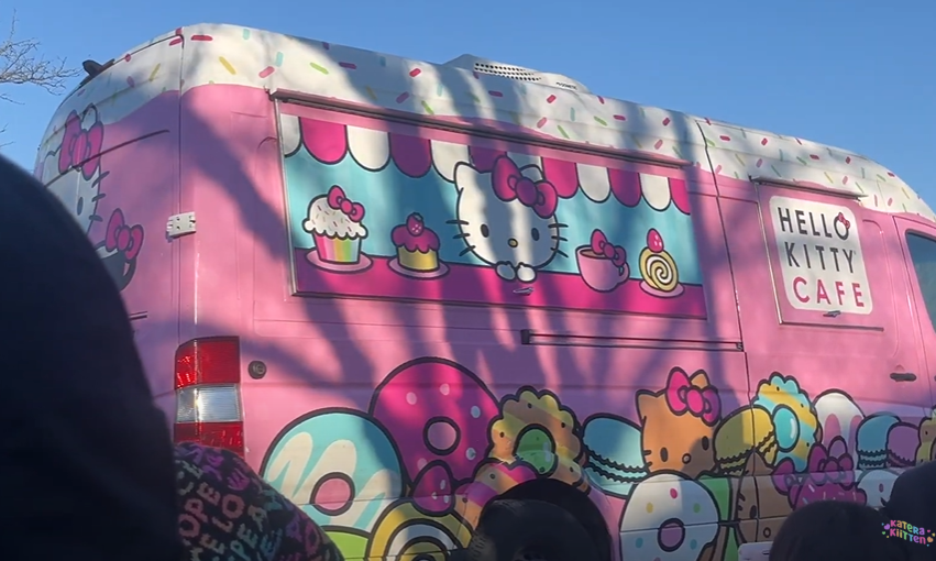Hello Kitty kamion stiže u Čikago – ekskluziva koju ne smeš da propustiš!