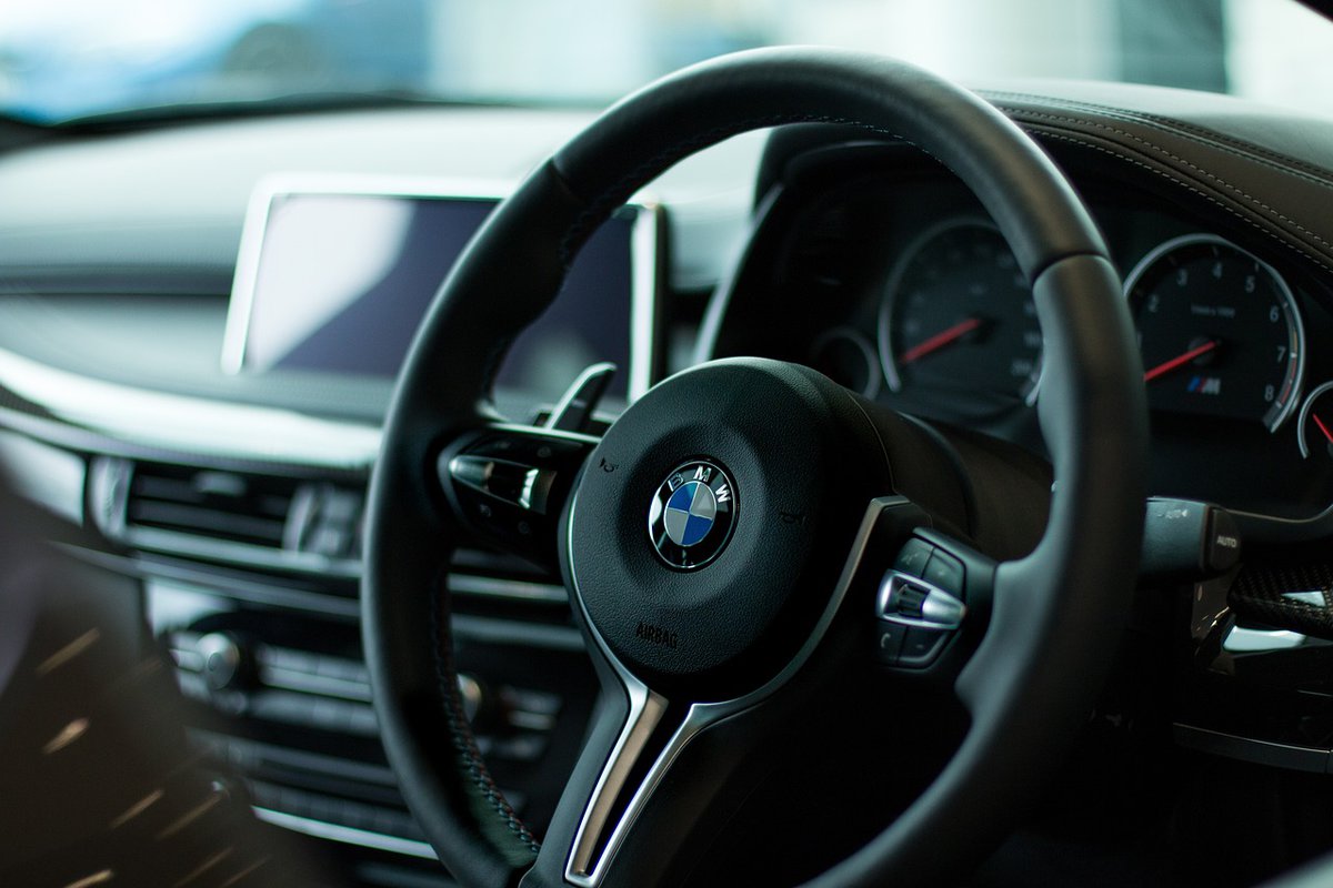 Uprkos carinama, cene automobila još uvek miruju – Da li je sada pravo vreme za kupovinu?