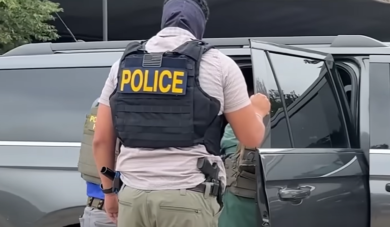 Trump-ova administracija troši milione na reklame u Čikagu: ICE regrutuje policajce za masovne deportacije