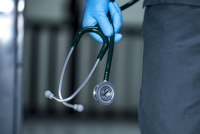 Zdravstveno osiguranje u Ilinoisu poskupljuje i do tri puta – ukidaju se državne subvencije