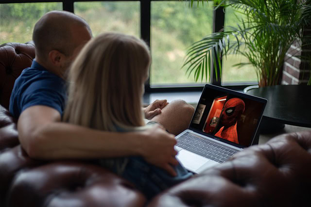 Predgrađe Čikaga uvodi porez na streaming servise i zadržava porez na hranu