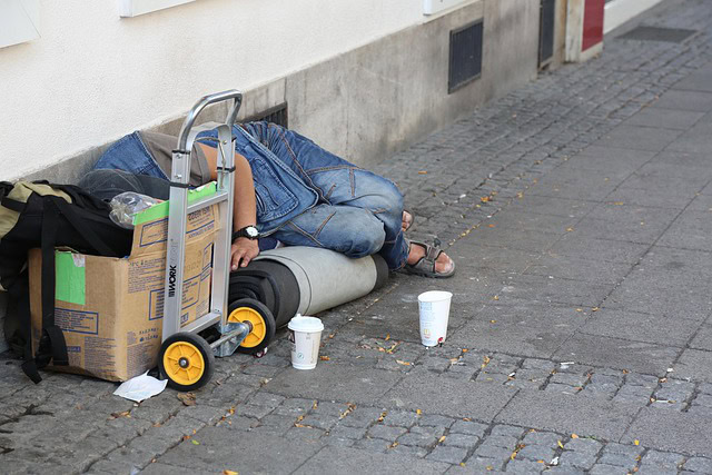 Da li Ustav SAD štiti prosjačenje kao slobodu govora ili države imaju pravo da ga zabrane?