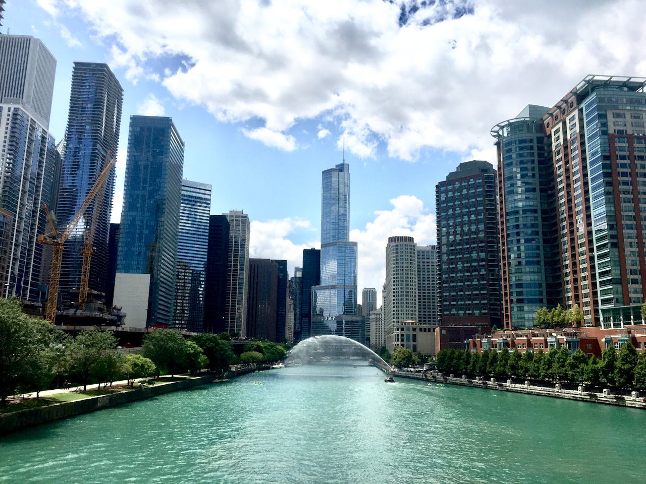Illinois odobrava do $5,000 pomoći radnicima i preduzetnicima pogođenim ICE racijama