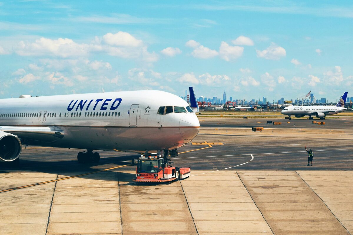 United Airlines upozorava na poskupljenje avio-karata: Rat na Bliskom istoku diktira cene letova