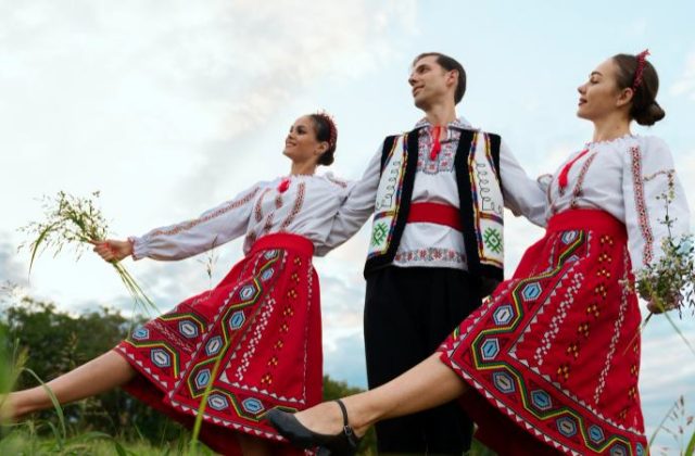 FOLKLOR // CRKVA SVETOG NIKOLE // LYONS, IL // AVGUST 21. 2026.