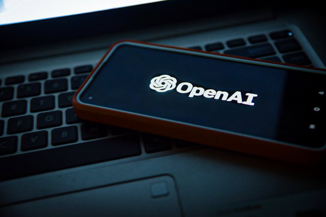 OpenAI sprema revoluciju: Stiže telefon koji bi mogao da sruši App Store i Google Play
