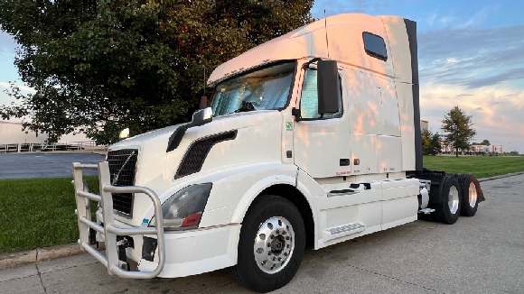 NA PRODAJU KAMION MARKE VOLVO VNL 670