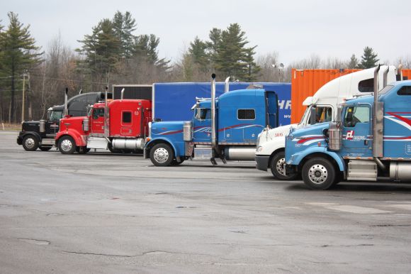 Parking za Box trucks and Semi Truck sa trailer