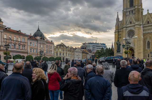 Vučić najavio dolazak u Novi Sad: Zborovi pripremaju skup, očekuju se i pristalice SNS-a