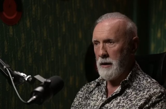 Otac nas je ostavio, a majka je radila sve da od nas napravi ljude: Ispovest Dina Merlina o odrastanju u velikoj nemaštini