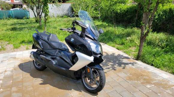 PRODAJEM BMW C 650 GT SCOOTER I HARLEY DAVIDSON V ROD