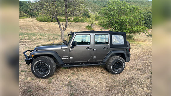 PRODAJEM JEEP WRANGLER 2016