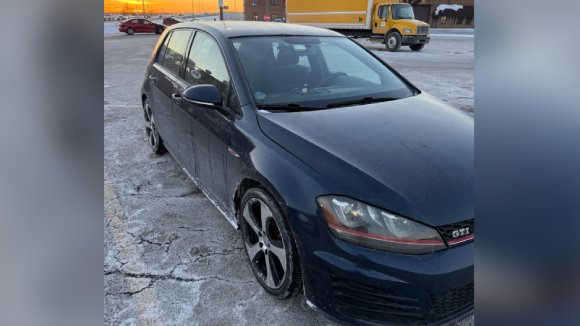 NA PRODAJU AUTOMOBIL MARKE VOLKSWAGEN GTI 2015