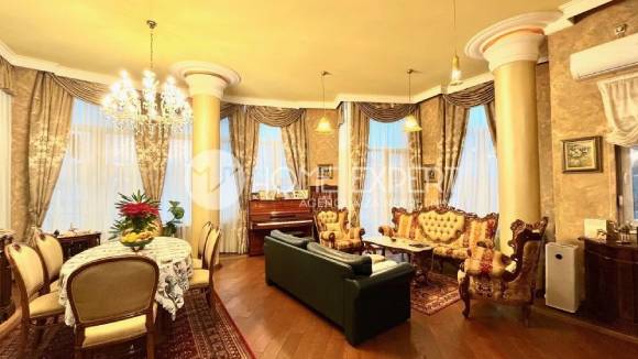 NA PRODAJU PETOSOBAN LUKSUZAN STAN U NOVOM SADU, SRB